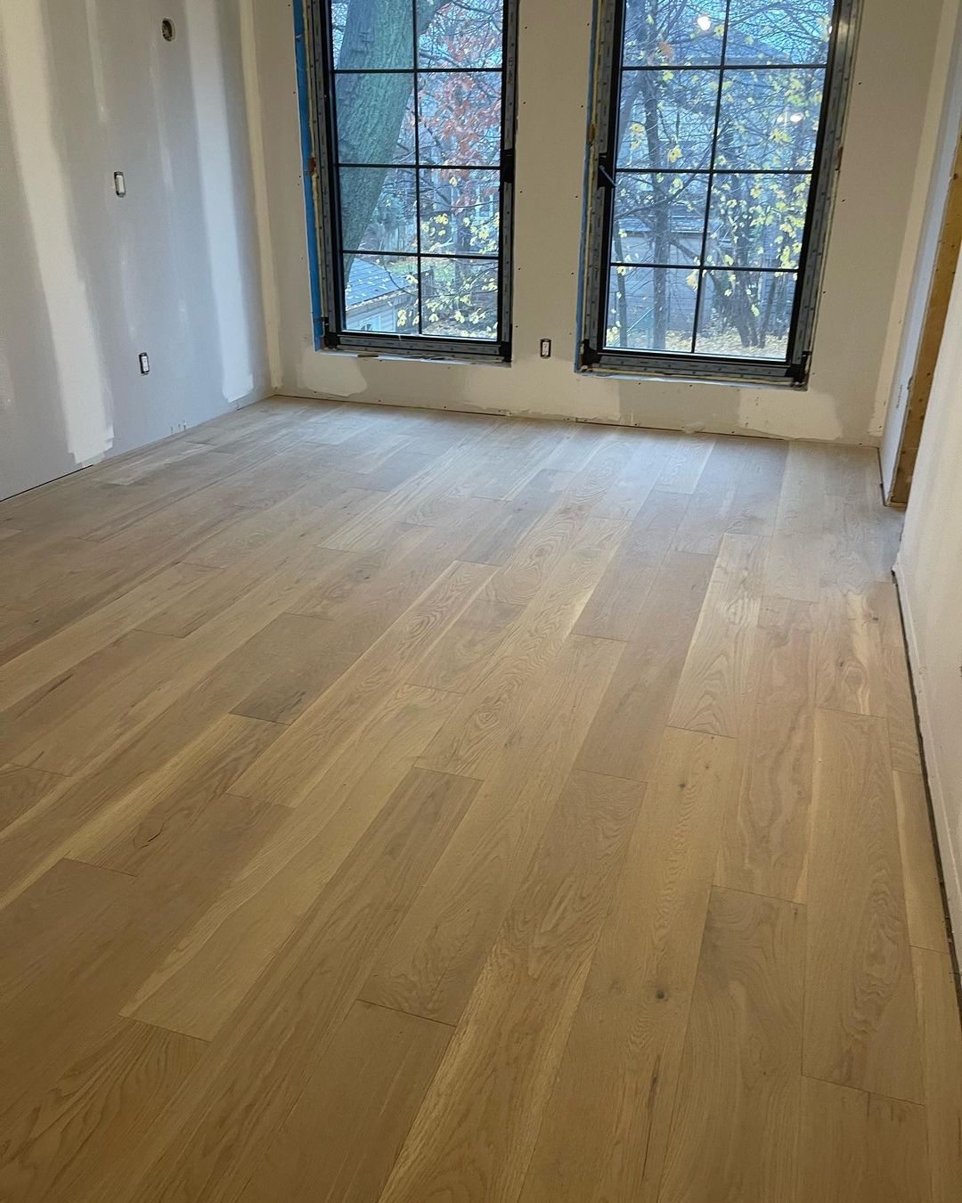 Engineered wood flooring repair for rooms